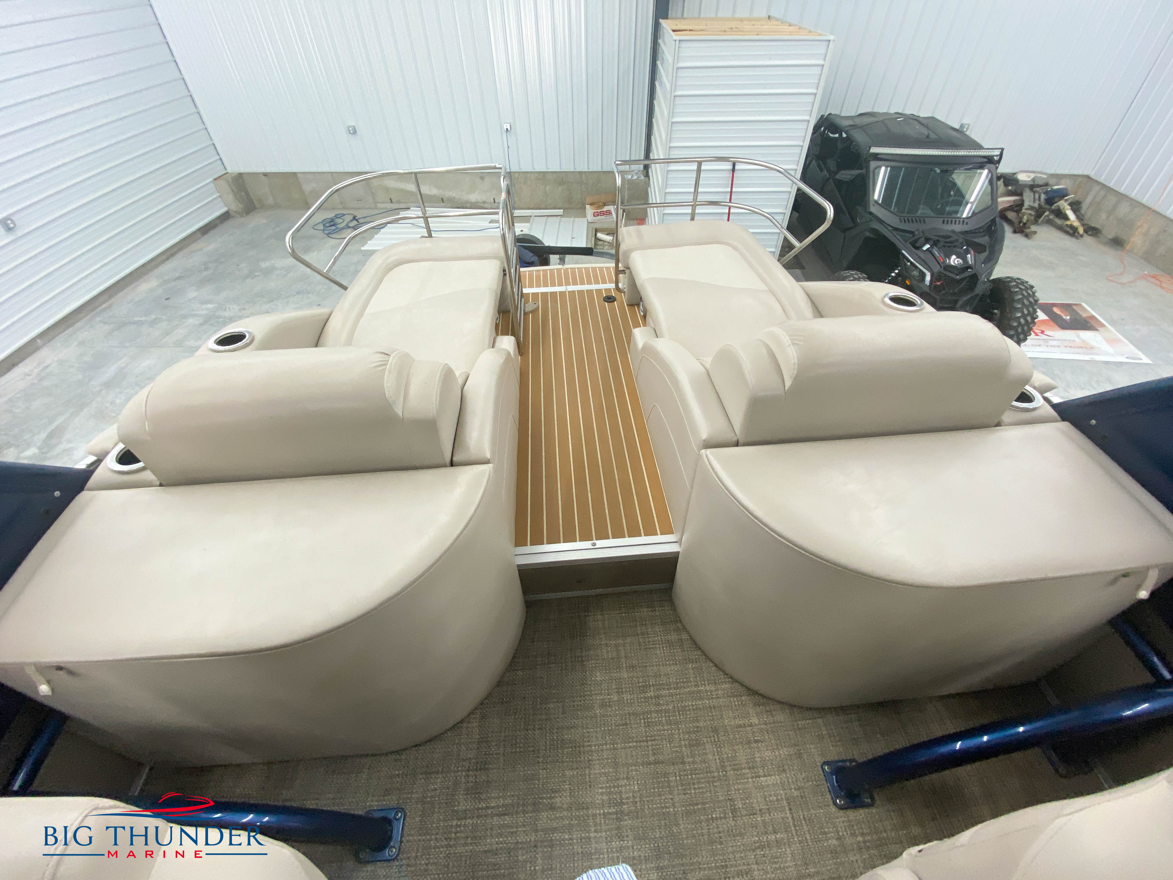 2015 Bennington 2552 QCW I/O 8614 Lake of the Ozarks