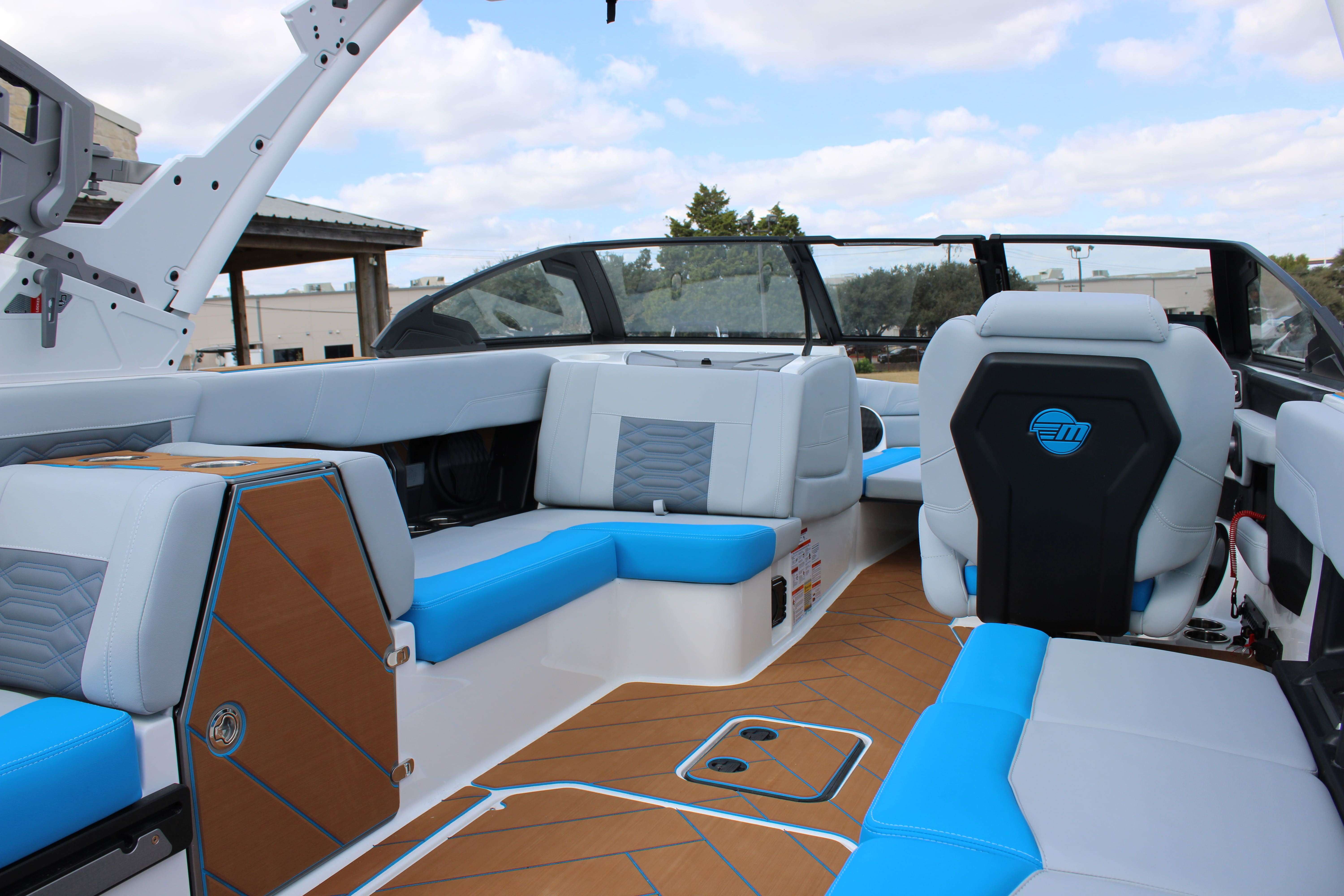 2025 Malibu Boats Wakesetter 26 LSV-15