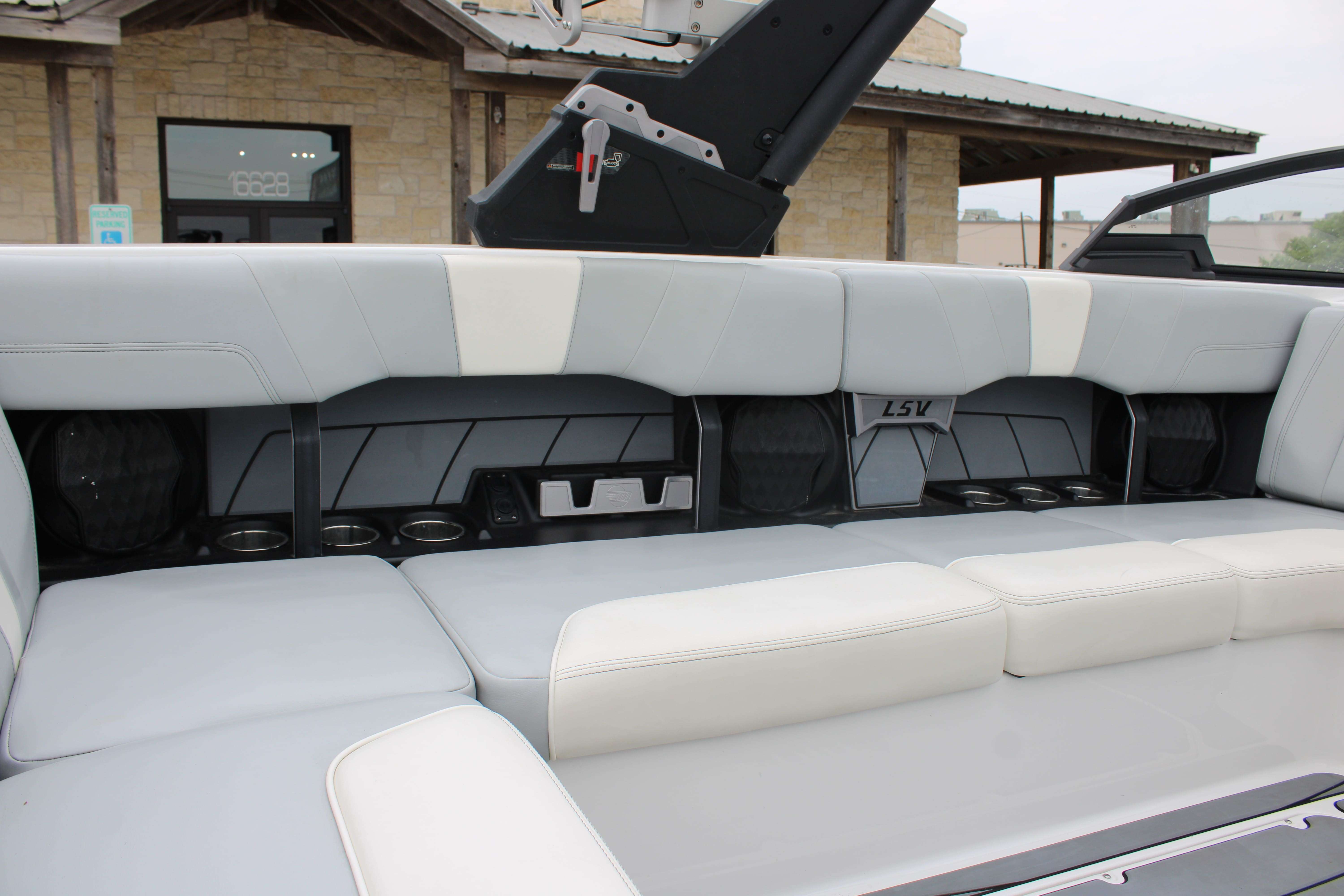 2022 Malibu Boats Wakesetter 23 LSV-19