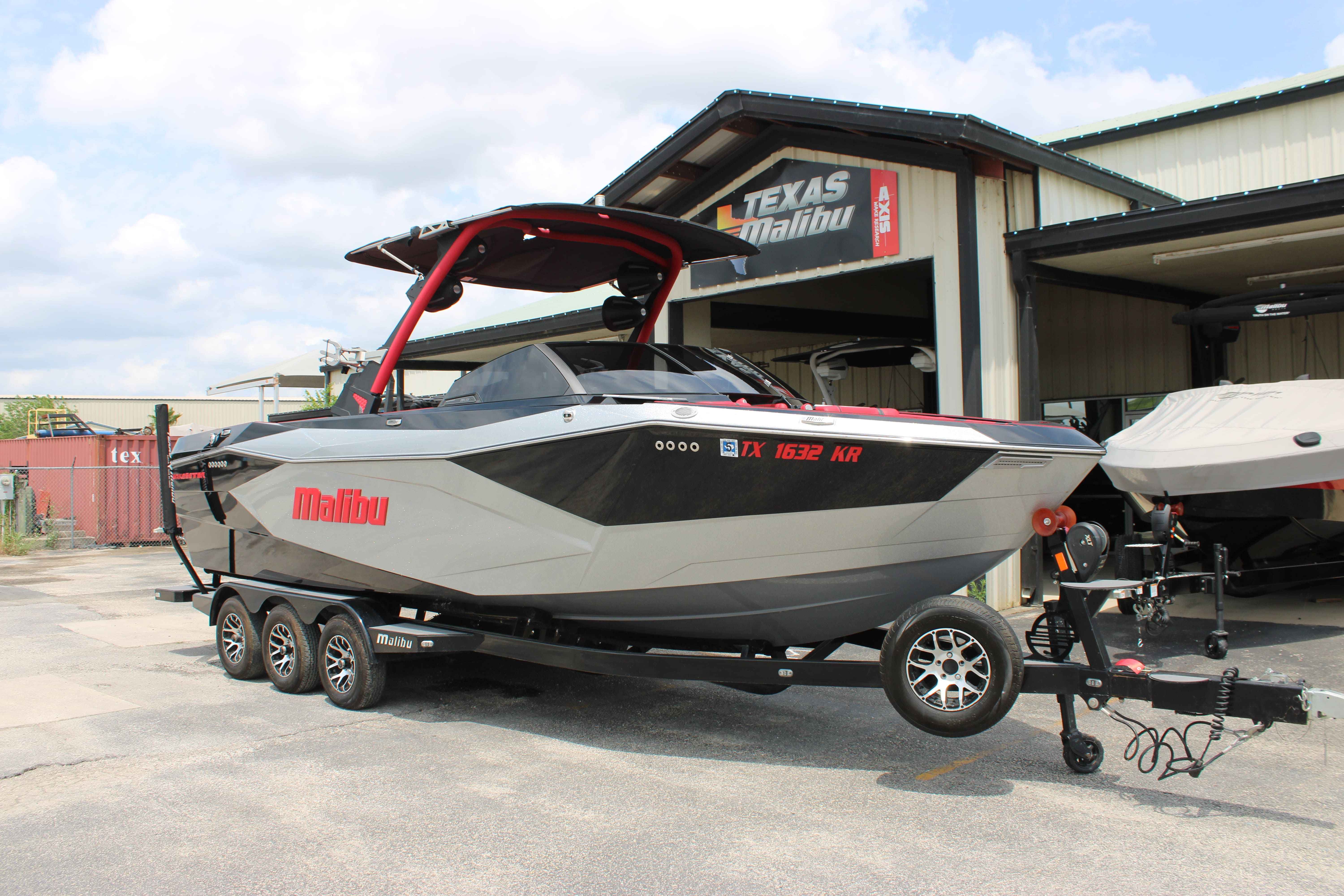 2023 Malibu Boats Wakesetter 26 LSV-2