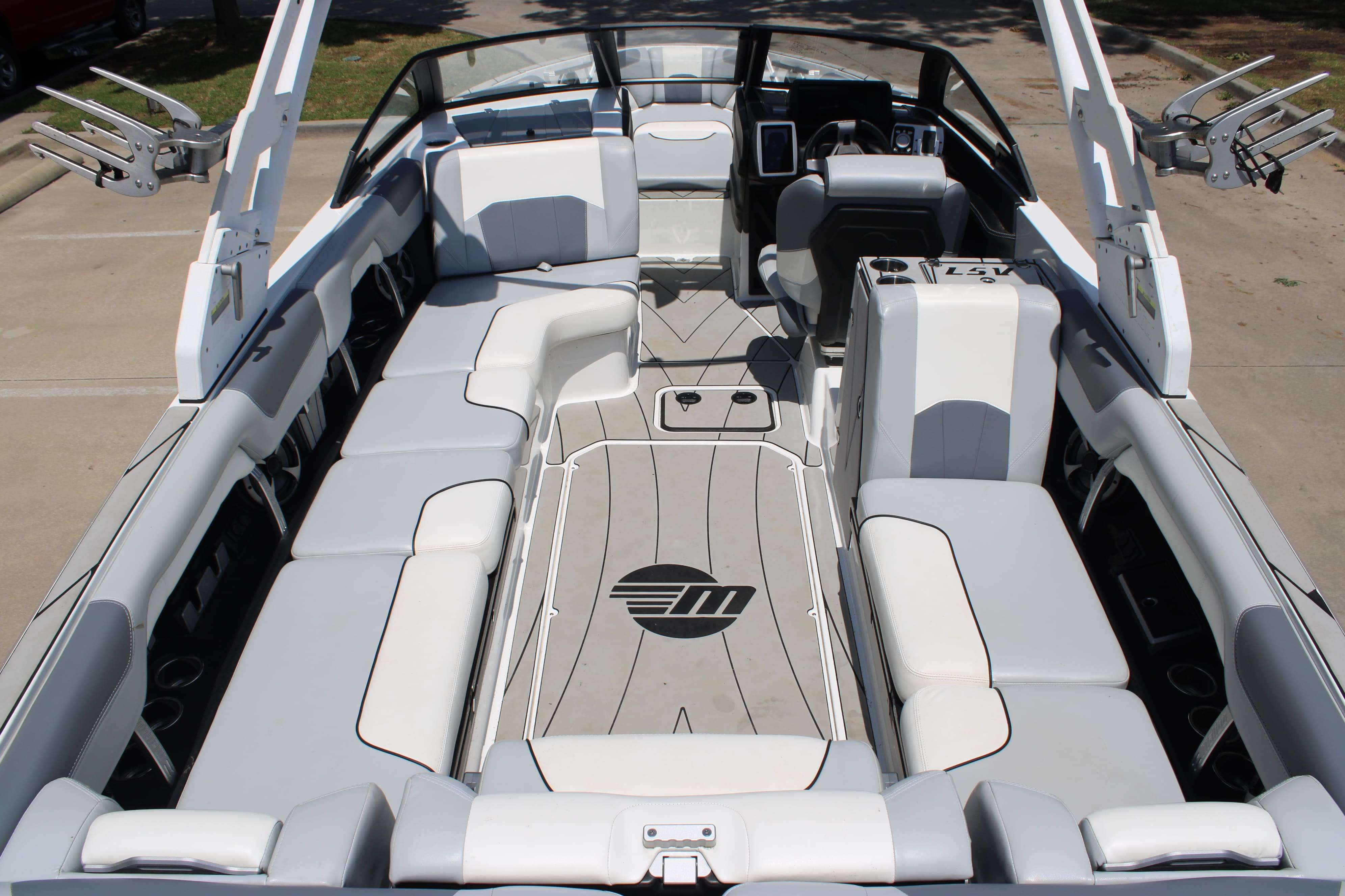 2020 Malibu Boats Wakesetter 25 LSV-11