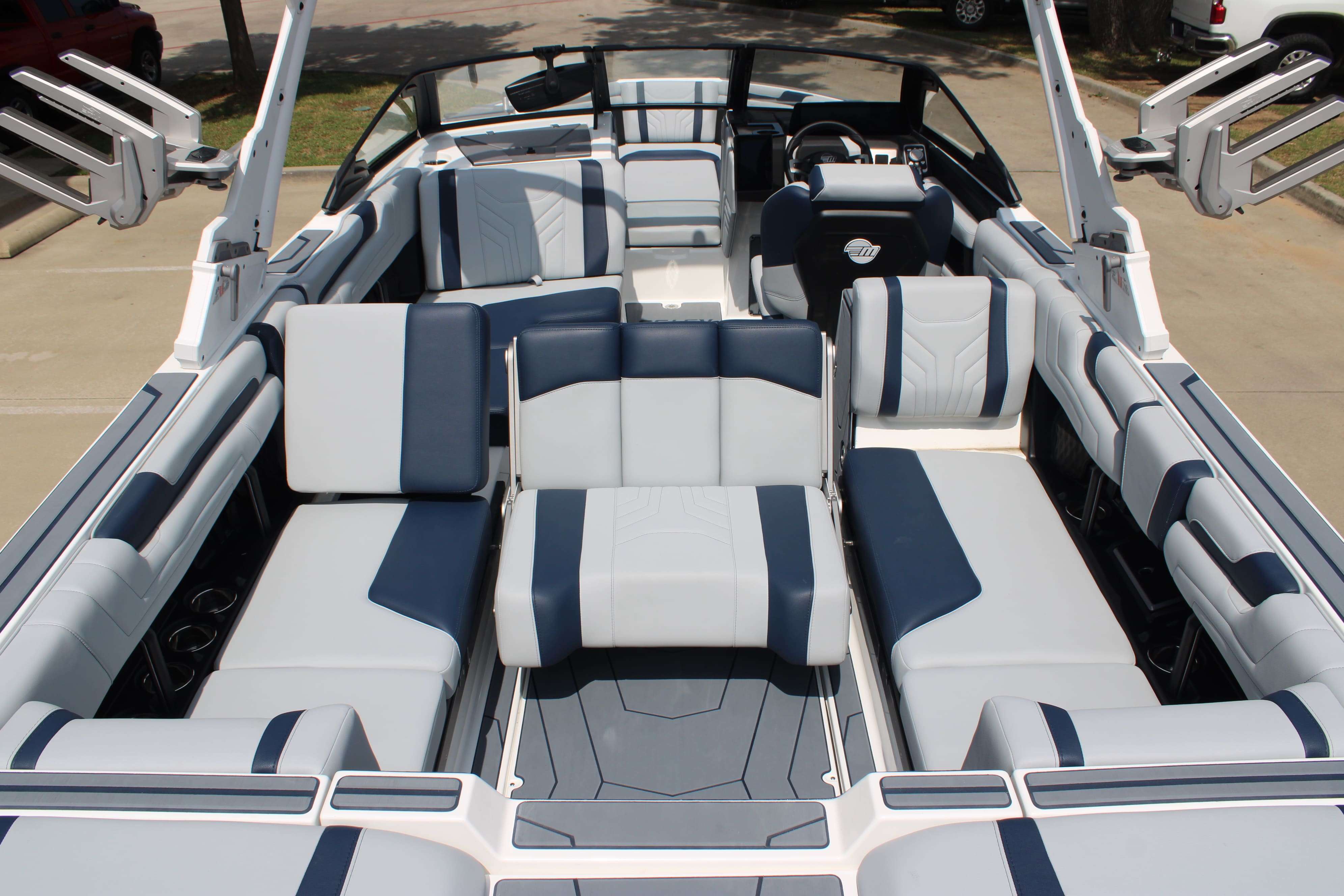 2025 Malibu Boats Wakesetter 25 LSV-13