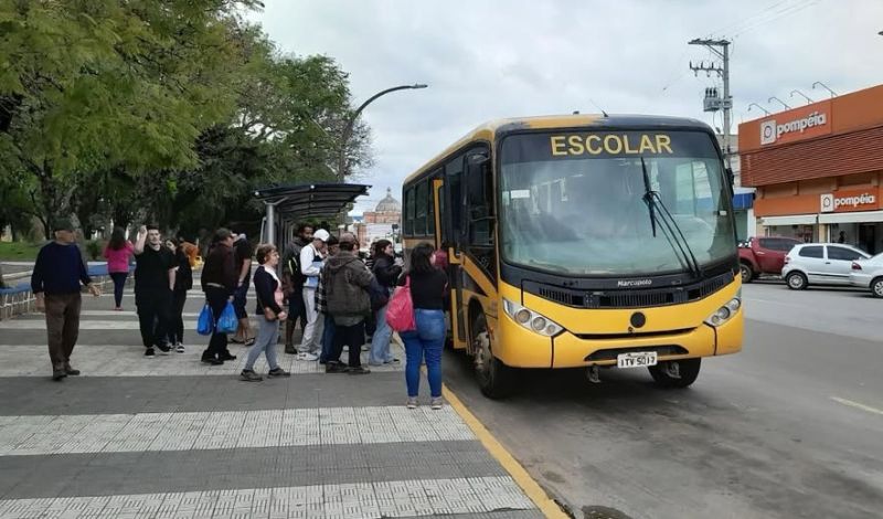 Foto de capa da notícia: PROJETO PREVÊ A CONTRATAÇÃO DE EMPRESA PARA ASSUMIR, DE FORMA EMERGENCIAL, O TRANSPORTE COLETIVO