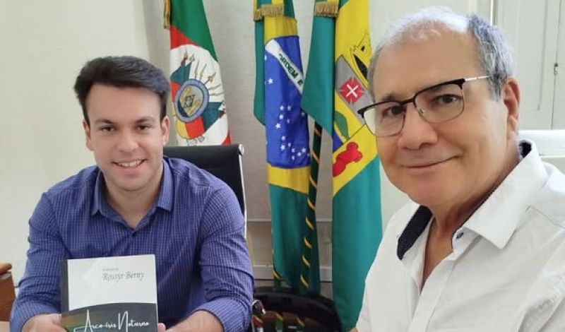 Foto de capa da notícia: Reunião com o prefeito | LIVRO “ARCO-ÍRIS NOTURNO” SERÁ LANÇADO NESTA QUARTA-FEIRA