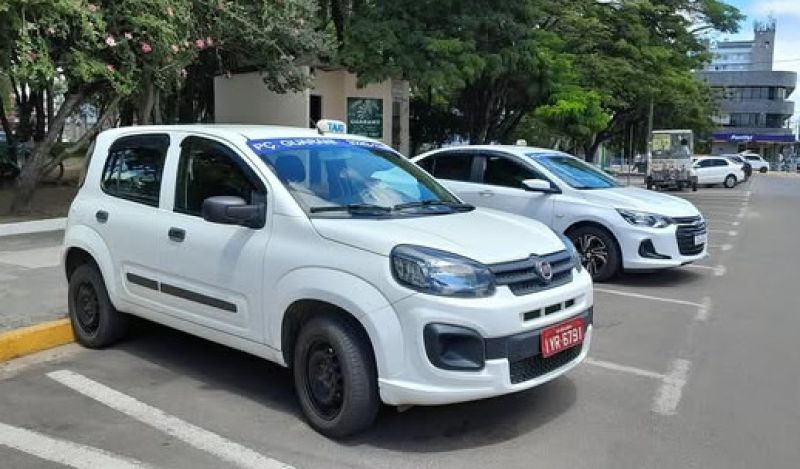 Foto de capa da notícia: Transporte individual de passageiros | PREFEITURA REALIZA CHAMAMENTO PÚBLICO PARA 15 PONTOS DE TÁXI