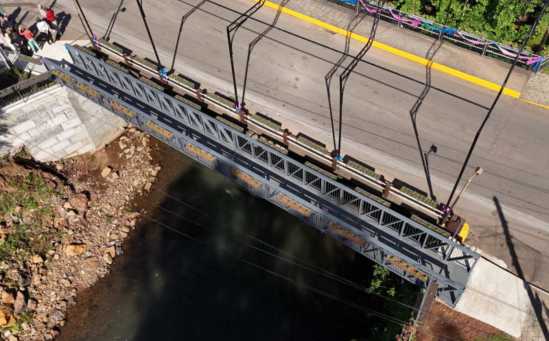 Foto de capa da notícia: INAUGURAÇÃO PASSARELA