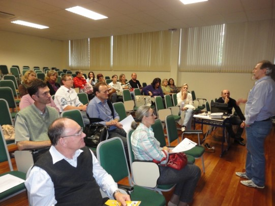 Foto de capa da notícia: Equipes Diretivas das escolas municipais têm encontro surpresa