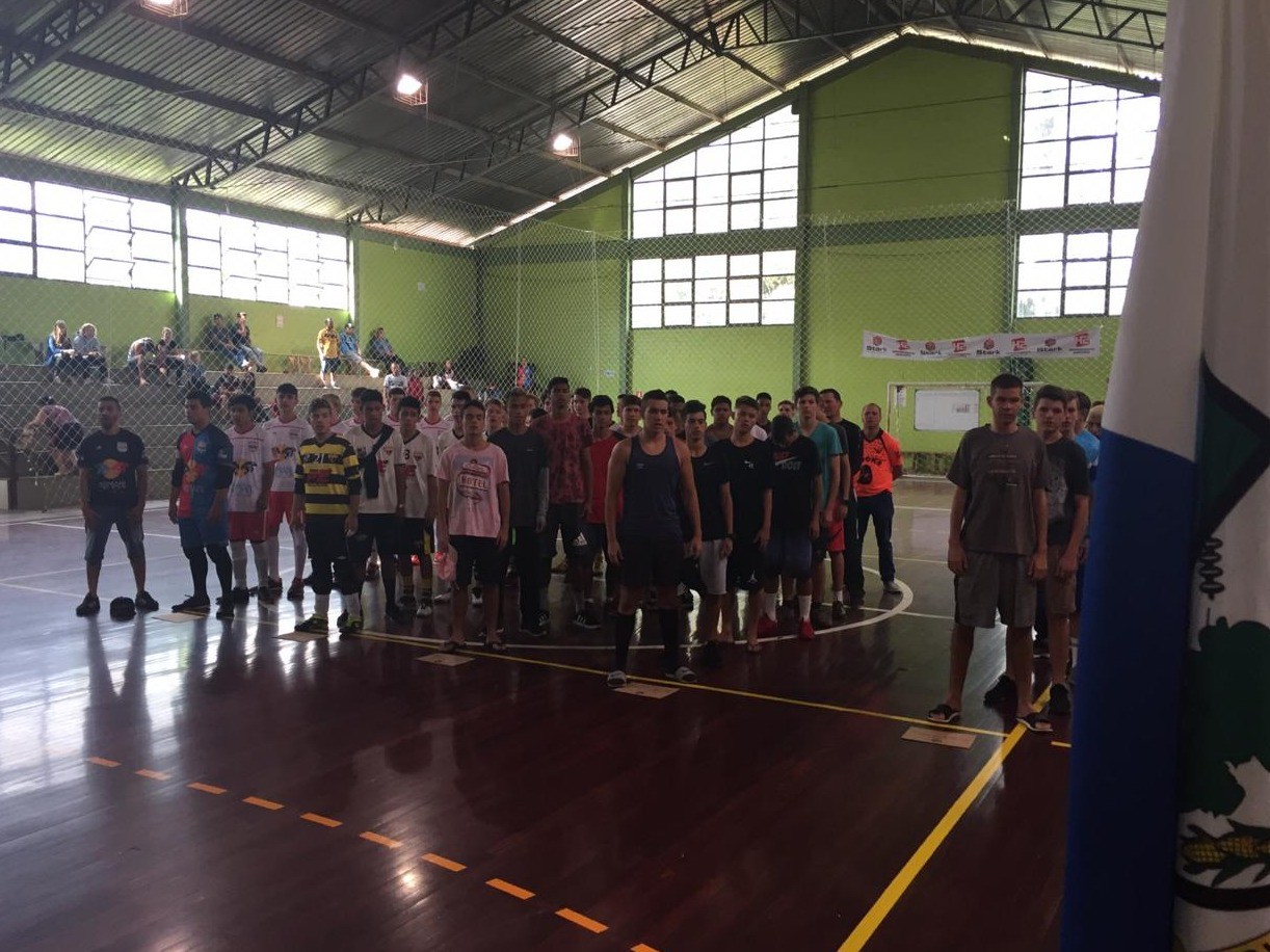 Foto de capa da notícia: 10º Campeonato Municipal de Futsal Sub-17 envolve cinco equipes de Nova Petrópolis