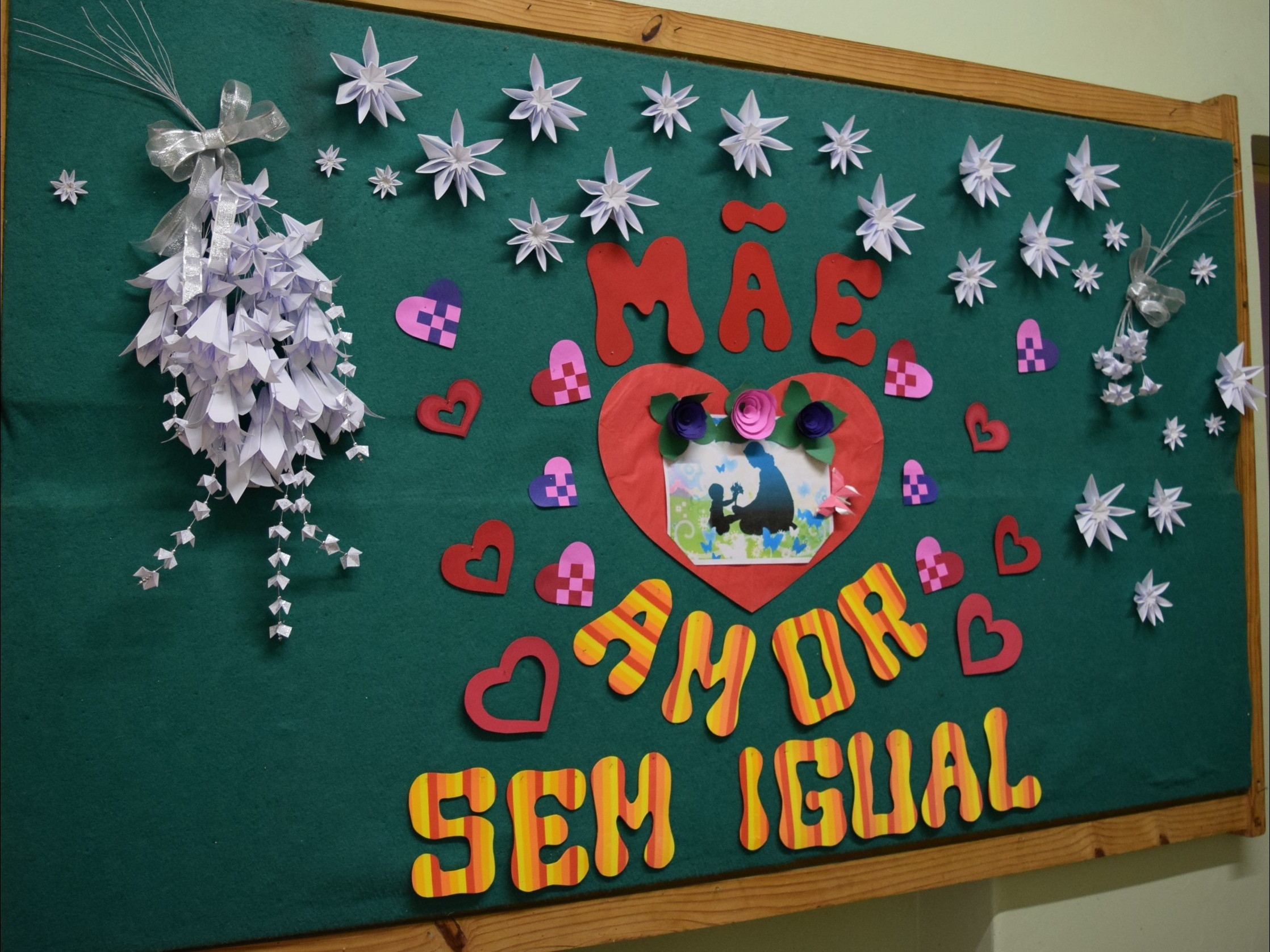 Foto de capa da notícia: Sarau das Mães na Biblioteca Pública Municipal emociona participantes