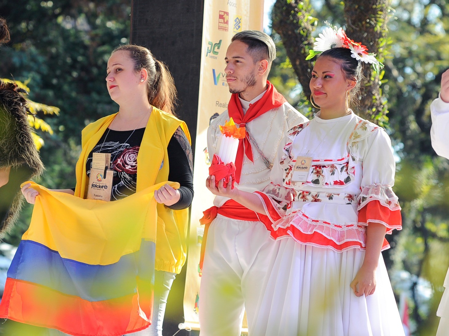 Foto de capa da notícia: Inscrições para praça de alimentação e monitores do Festival Internacional de Folclore encerram dia 20 de maio