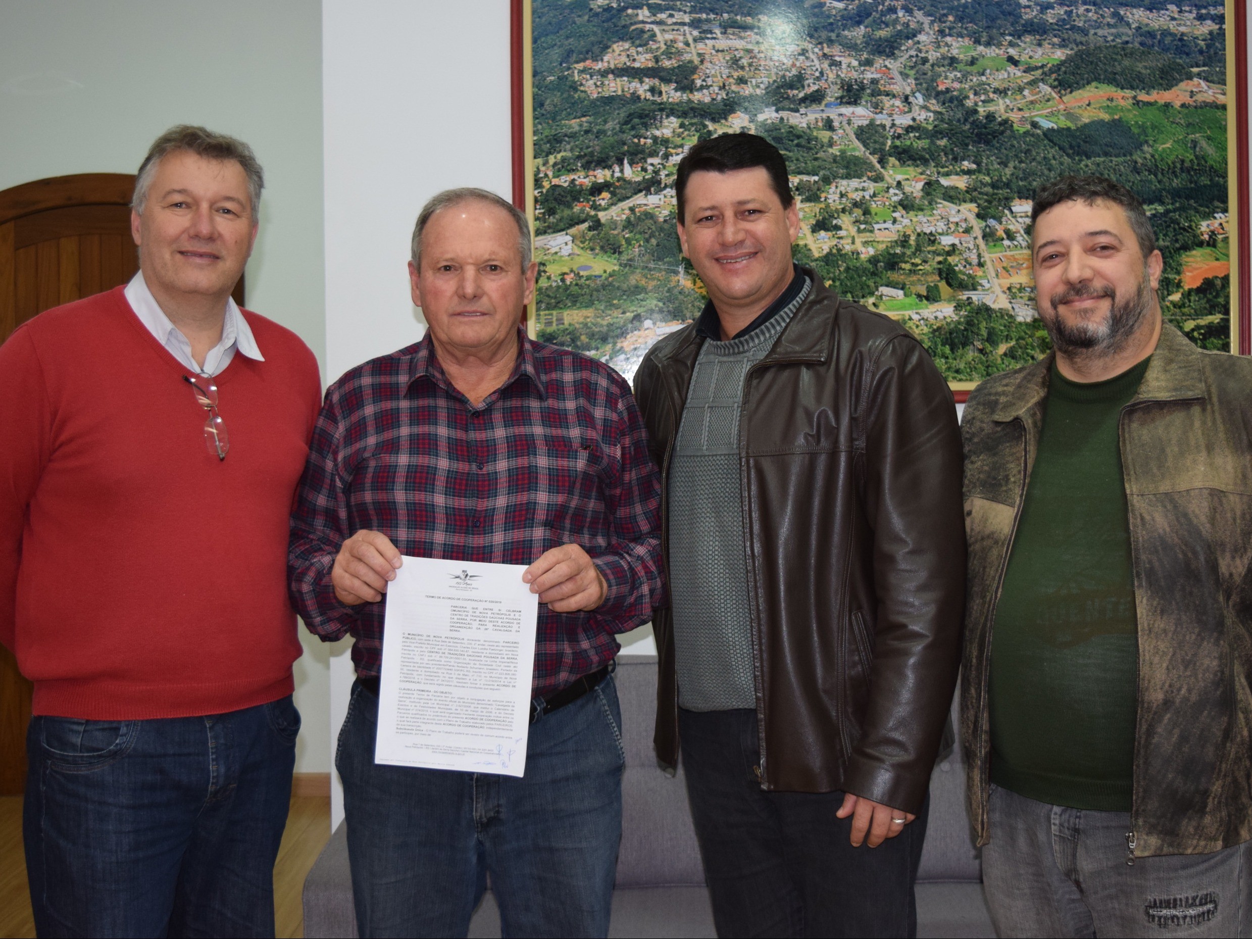 Foto de capa da notícia: Poder Público celebra acordo de cooperação com CTG Pousada da Serra