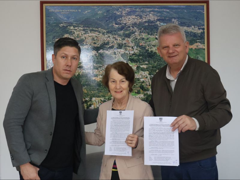 Foto de capa da notícia: Administração Municipal realiza repasse ao Hospital Nova Petrópolis