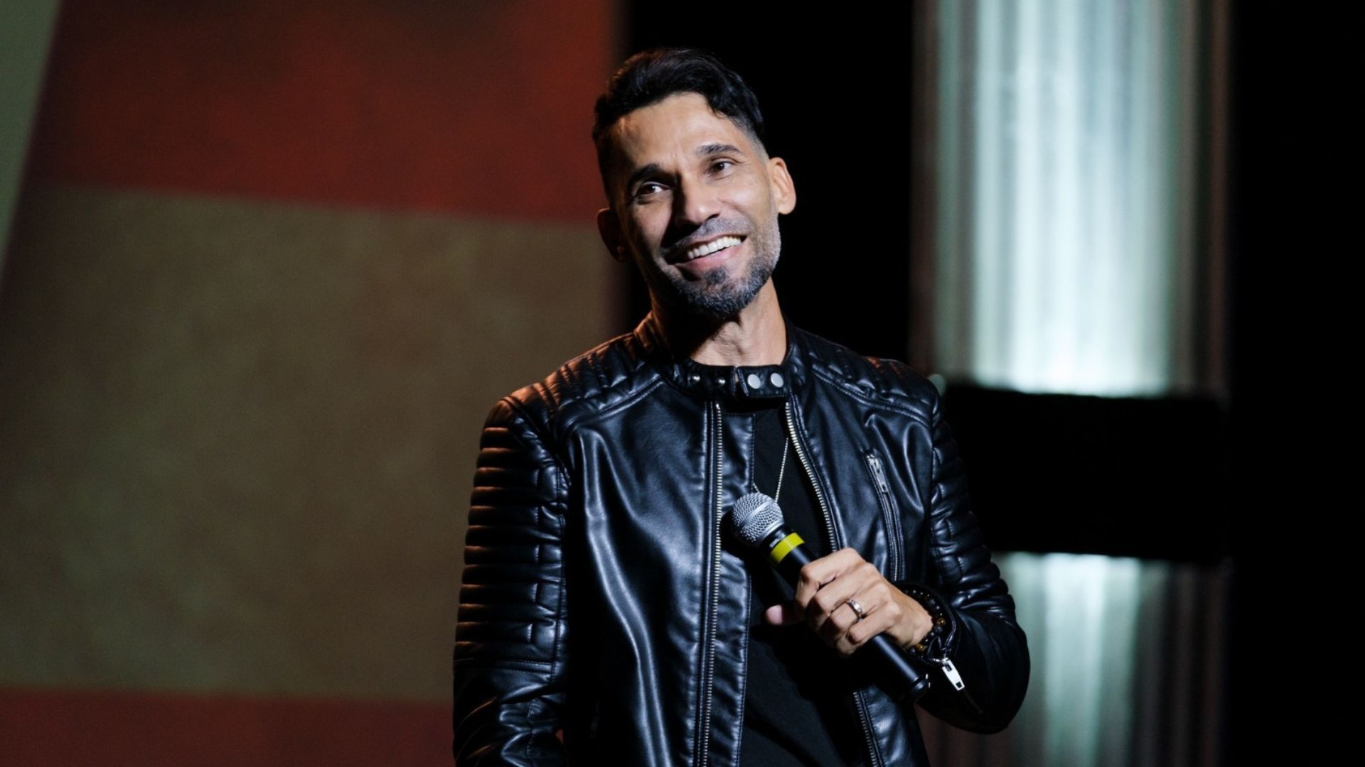 Gaby Alicea: el comediante que conquista a la diáspora latina