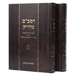 Yetuk qora tanli ayollarning erotik fotosuratlari Yalangoch qoramagiz yigiti oldida suratga tushadi