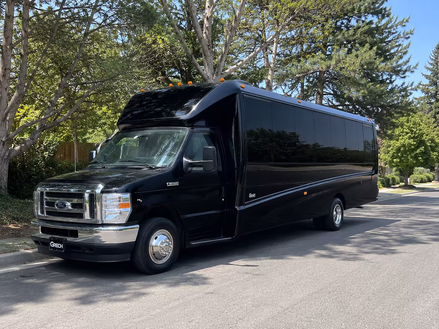 Exterior of a 18-25 Passenger Minibus Rental in Bridgeport