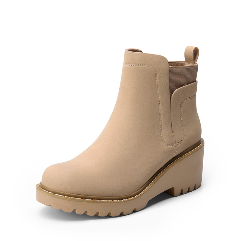 DREAM PAIRS  Lug Outsole Pull On Chelsea Boots