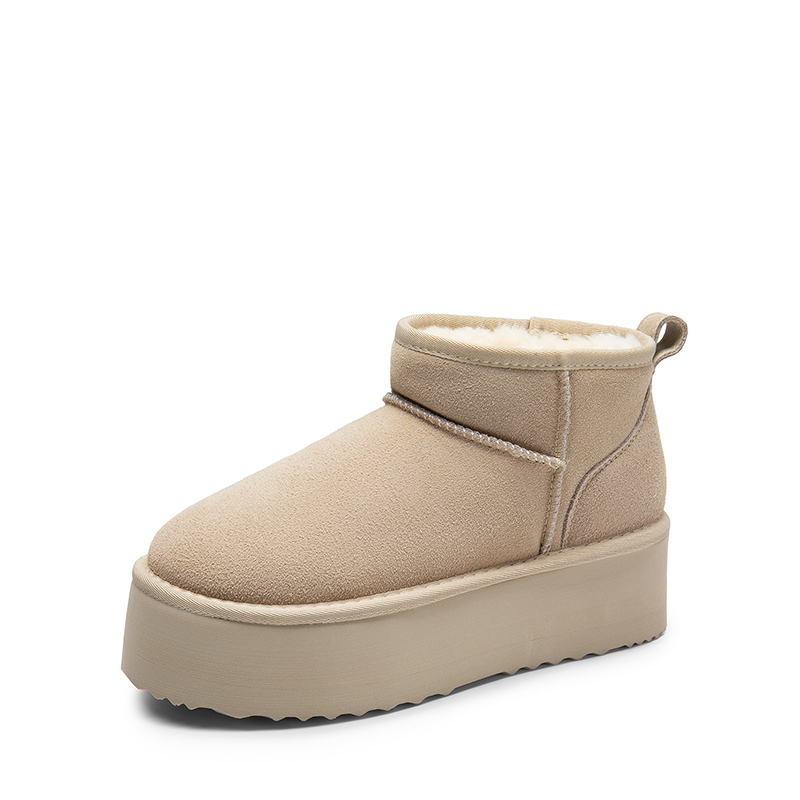 DREAM PAIRS Women   s Wide Toe Platform Mini Snow Boots