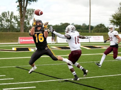 Colbon leads Gee Gees to victory over Warriors
