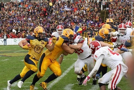 Queen's defeats Carleton 2014