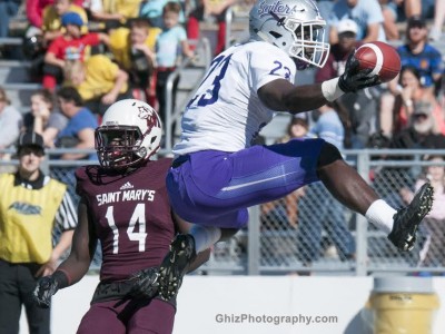 Bishop Gaiters Jamalll Hyman-Hamilton scores a touchdown (Photo credit: Mona Ghiz, www.GhizPhotography.com)