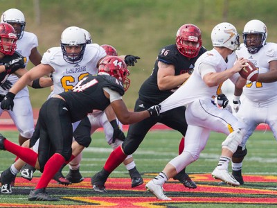 OUA Recaps: Gryphons hold on, Blues beat Lancers first time since ’01, Western cruises [stats]