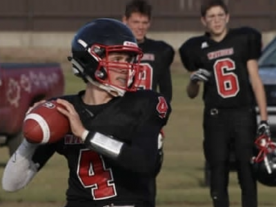 QB Zenon Orobko getting it done in 6-man