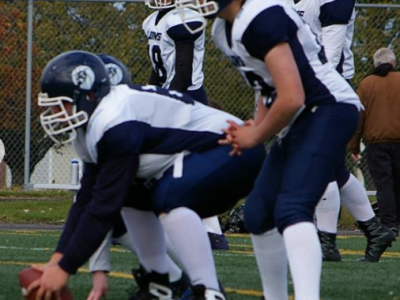 OG Alex MacQueen does the dirty work in the trenches