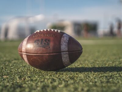 Let’s Compare American and Canadian Football 