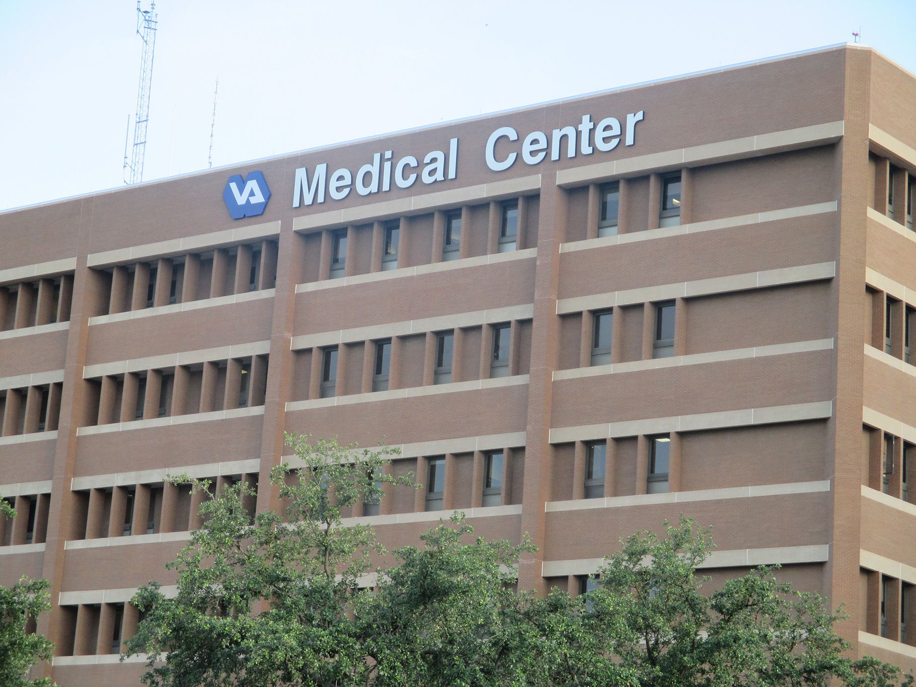 A secure communications platform can improve veterans care Veterans Affairs (VA) hospitals and medical centers across the U.S. have turned to secure messaging solutions