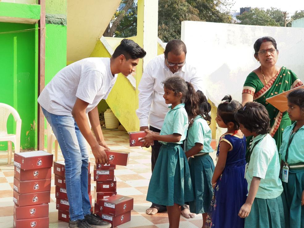 Cleo Cares 2018: Running4Shoes Sanjay Rajasekharan and Cleo donated nearly 500 pairs of shoes as part of the Running4Shoes initiative in India.