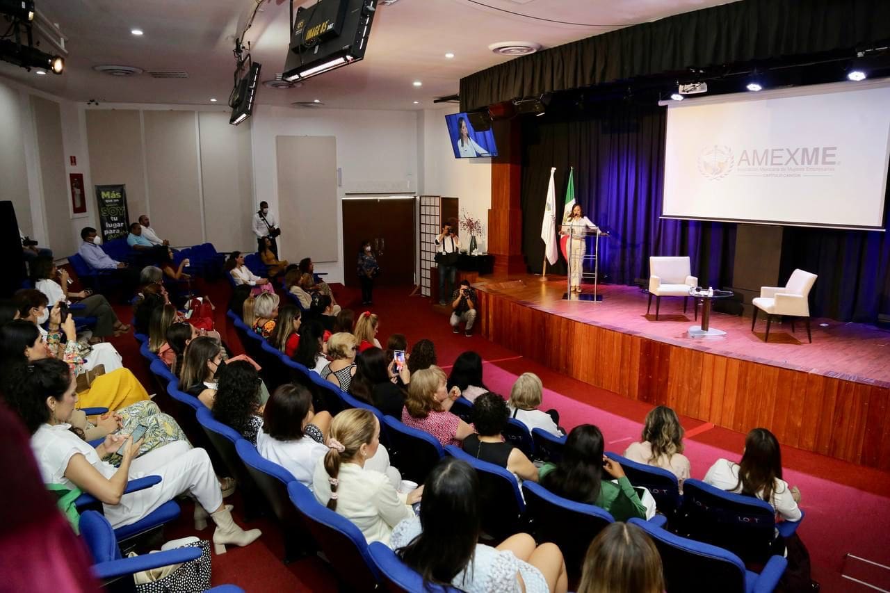 “A TODOS NOS URGE QUE CANCÚN ESTÉ MEJOR”, SEÑALA LAURA FERNÁNDEZ ANTE MUJERES EMPRESARIAS