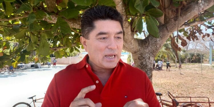 Asegura Félix González que solo apoya al PRI