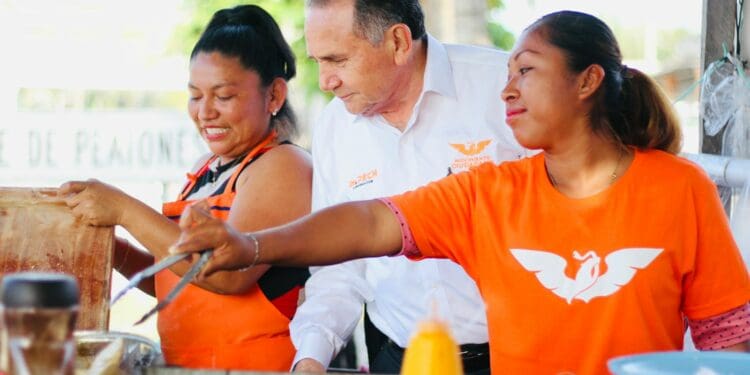 Se compromete José Luis Pech a abrir el hospital comunitario de Nicolás Bravo