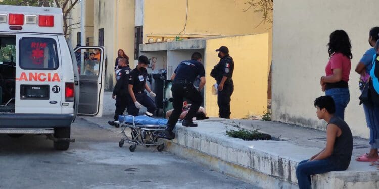 Hieren de bala a una mujer en Cancún