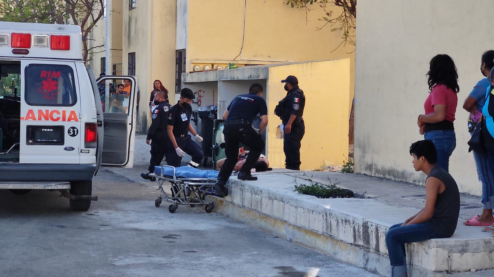 Hieren de bala a una mujer en Cancún