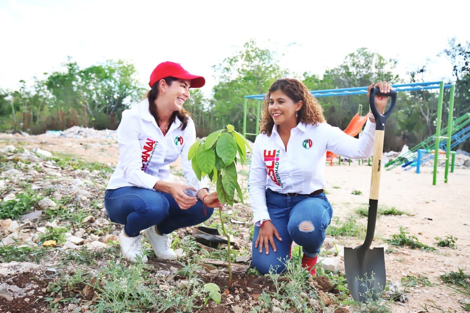 Leslie Hendricks a favor del Tren Maya, pero lamenta el descuido al medio ambiente