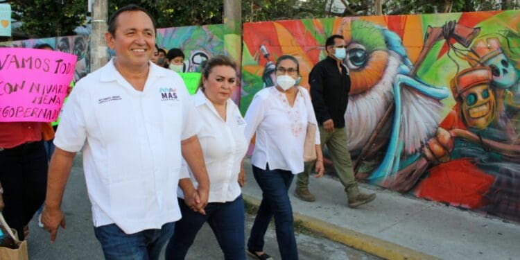 Ante solidarenses, Nivardo Mena asegura paz y tranquilidad para Quintana Roo