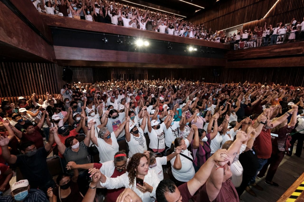 SOMOS UNA GRAN FAMILIA QUE LLEVA EL MENSAJE DE LA 4T CASA POR CASA