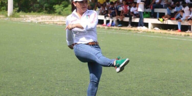 “En este partido, hacemos equipo con la juventud”: Deborah Angulo