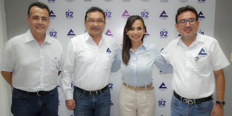 LAURA FERNÁNDEZ AFIRMA QUE NO VA A CORRER A TRABAJADORES DEL GOBIERNO ESTATAL