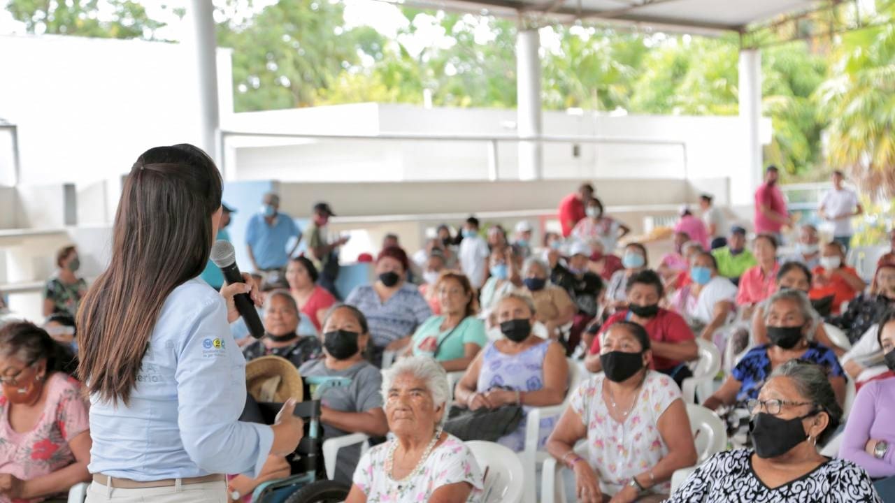 Laura Fernández anuncia creación del Instituto de atención al adulto mayor