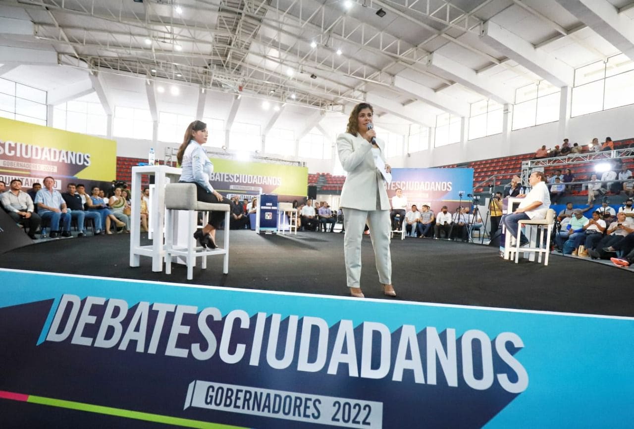 Lo que está en juego es el futuro de nuestros hijos, la seguridad de nuestras familias: Leslie Hendricks, en debate de Coparmex