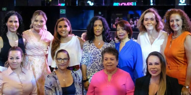 Sólo con las mujeres es posible la Cuarta Transformación