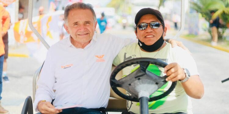Abrirá Dr. Pech un campus de la UAQROO en Isla Mujeres y creará una naviera pública