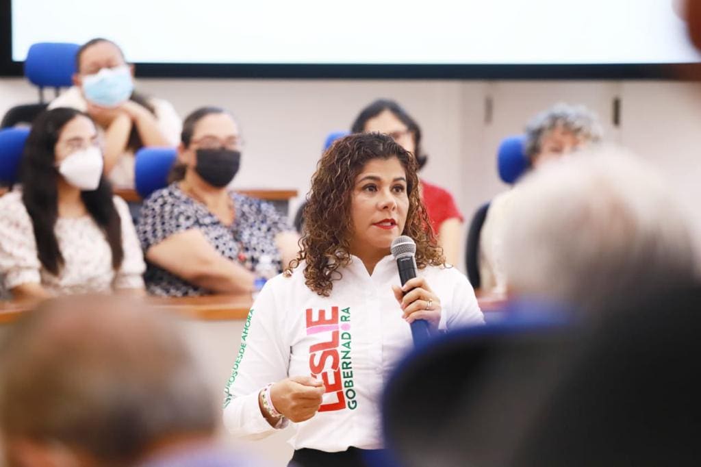 PRIMERO LOS PROFESIONISTAS MEXICANOS LESLIE HENDRICKS RUBIO