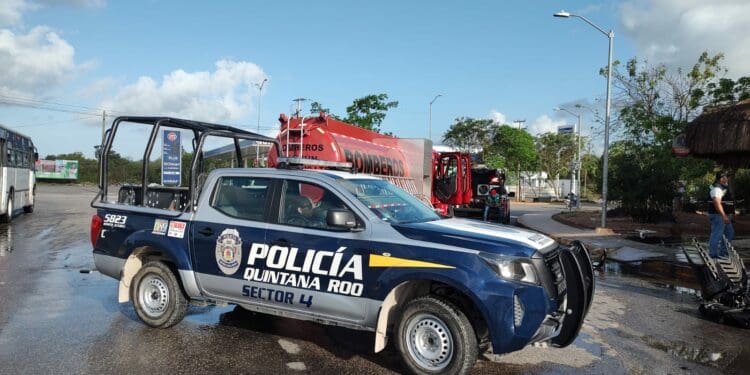Se incendia bar 'La Palapita en el fraccionamiento Cielo Nuevo de Cancún