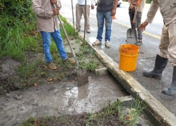 BRIGADAS DE SERVICIOS PÚBLICOS REDOBLAN ACCIONES DE LIMPIEZA EN PUERTO MORELOS