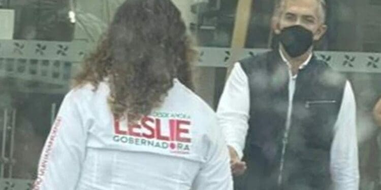 Captan a Leslie Hendricks con gente del PRD en hotel de Cancún