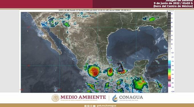 Intervalos de chubascos en Quintana Roo