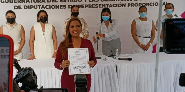 Recibe Mara Lezama constancia como gobernadora electa de Quintana Roo